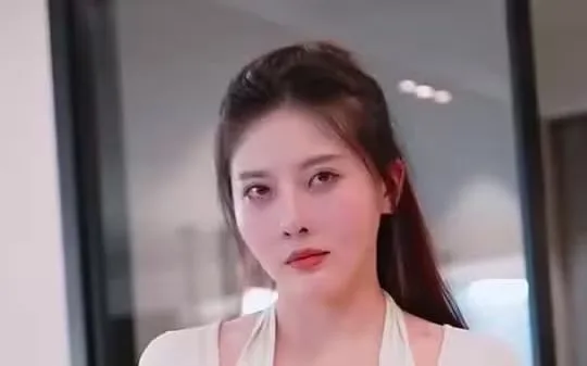 孤注一掷再见前妻（离婚后高冷女总裁痛哭流涕）海报